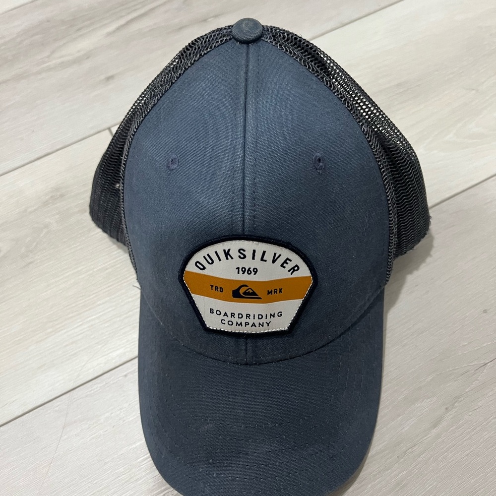 Quiksilver Men's Dark Gray Trucker Hat